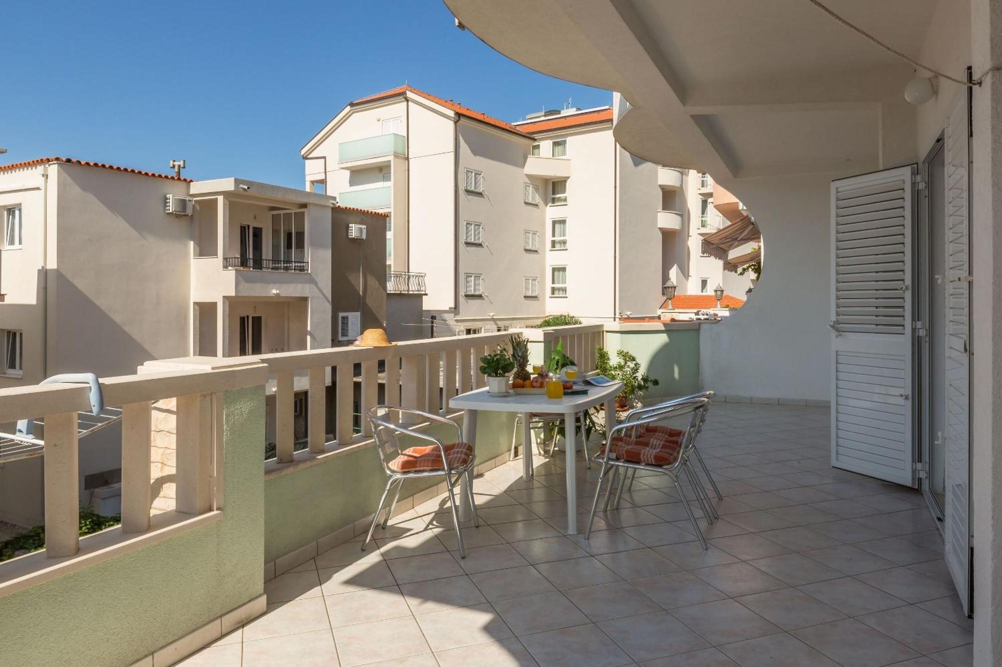 Apartments And Rooms Happiness Tučepi Zewnętrze zdjęcie